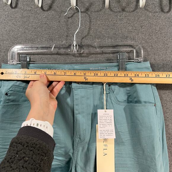 Laurie Felt Regular Wave Denim 5-Pocket Crop Straight Jeans Dusty Blue, Reg 12 - Picture 5 of 10